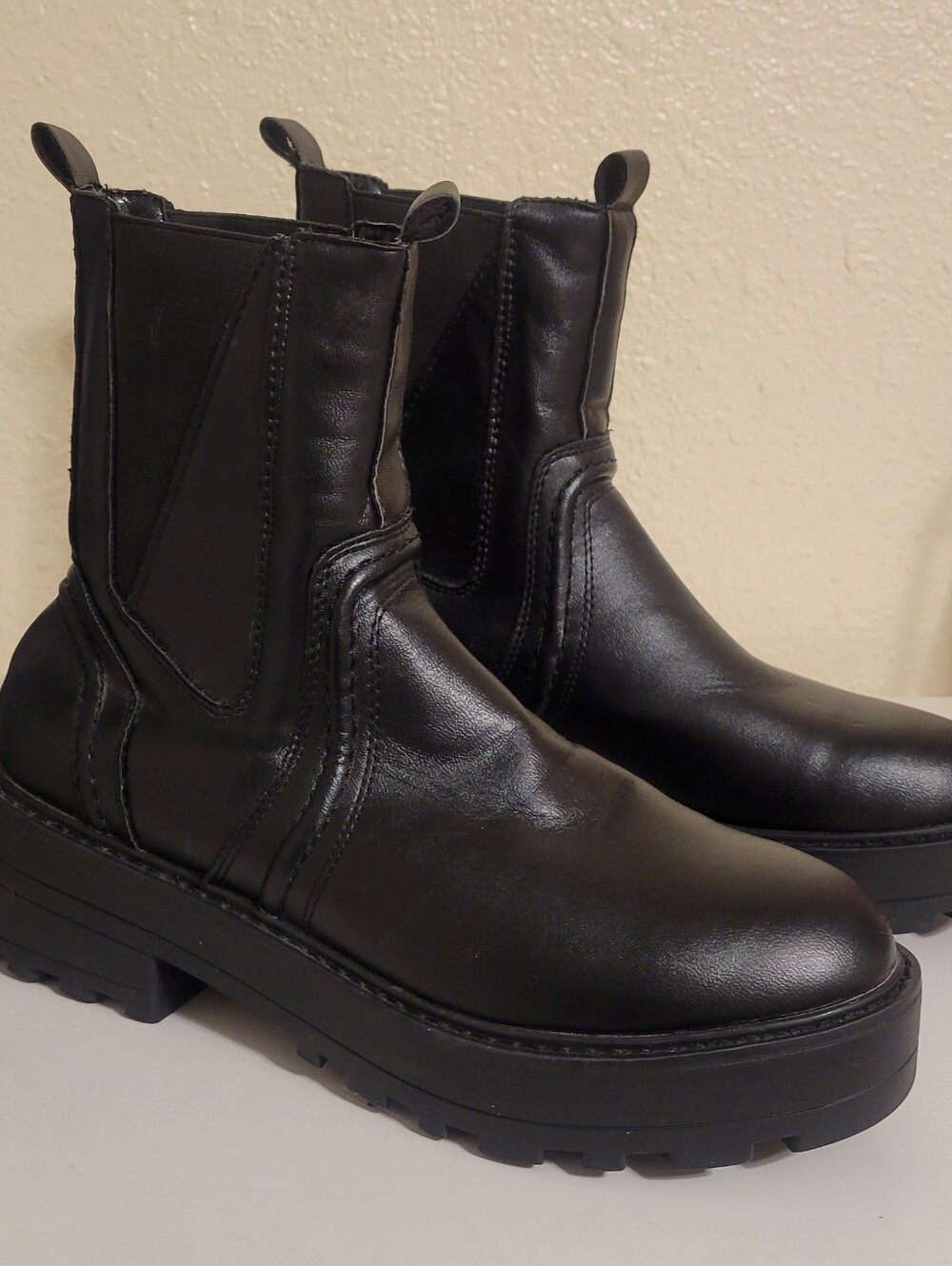 PrettyLittleThing Black Chunky Chelsea Ankle Boots Size 38 / US 7 Lug Sole